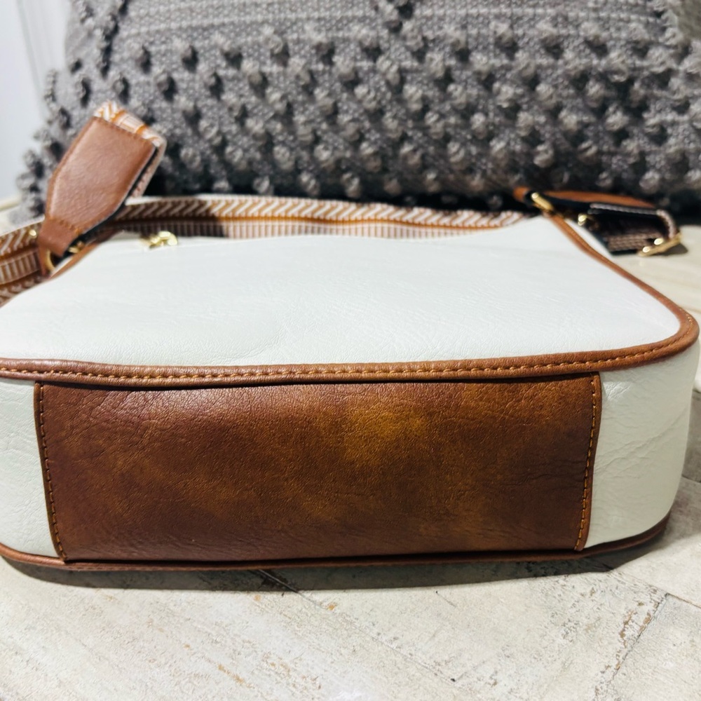 NWOT❤️Bostanten Nola Crossbody Bag - Picture 5 of 7